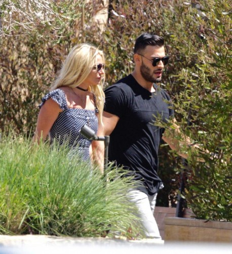 Sam Her Man Britney Spears Holds Hands With Toyboy Boyfriend Sam Asghari For Soho House Date In Malibu